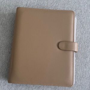 New Filofax Saffiano A5 Organizer - color Fawn